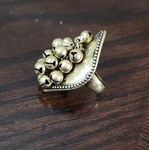 Sabyasachi X H&M Cluster Bell Statement Ring (SIZE 6)